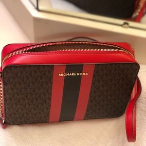 Gorgeous Michael Kors Jet Set Crossbody